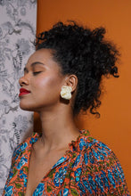 Load image into Gallery viewer, Liya Flora Earrings - Cream