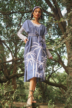 Load image into Gallery viewer, Papiya Caftan - Chambray with White Palms