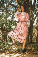 Load image into Gallery viewer, Papiya Caftan - Pink with Black Palms
