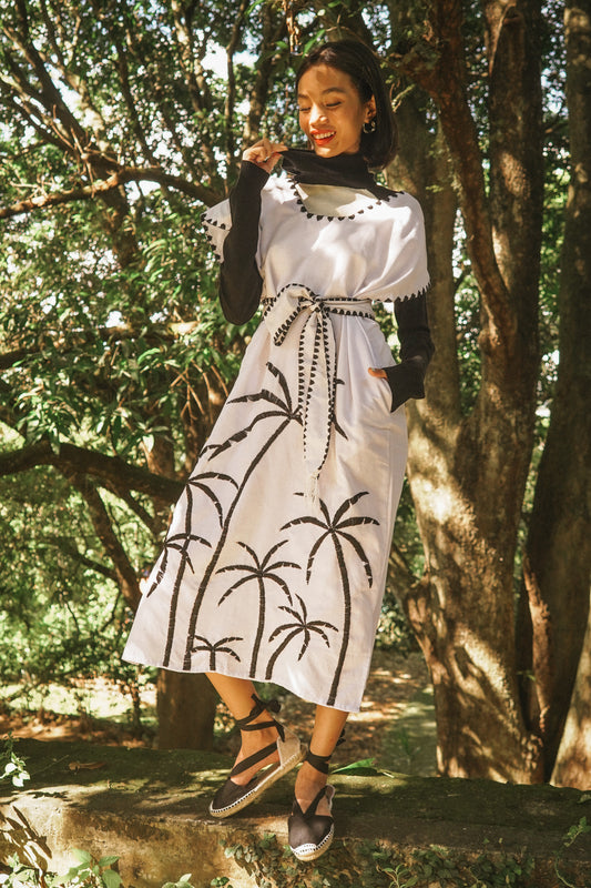 Papiya Caftan - White with Black Palms